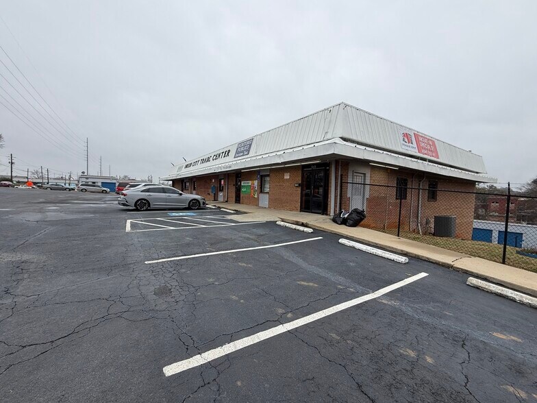 635 Industrial Blvd, Gainesville, GA à louer - Photo du bâtiment - Image 2 de 5