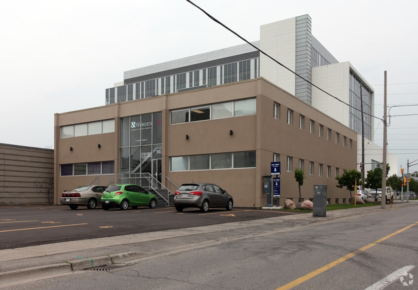 172 King St E, Oshawa, ON for lease - Building Photo - Image 3 of 12