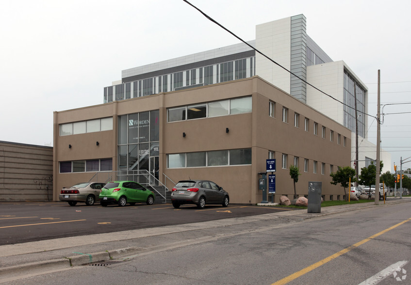 172 King St E, Oshawa, ON for lease - Primary Photo - Image 1 of 9