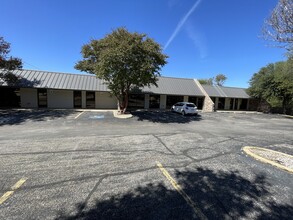 1716 Scripture St, Denton, TX for lease Building Photo- Image 2 of 23