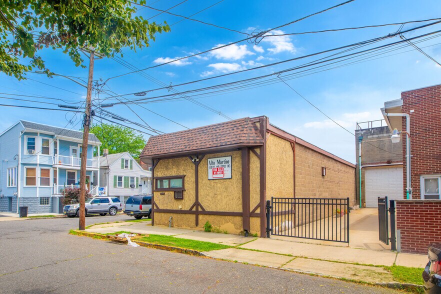 40 Columbus St, Bloomfield, NJ à vendre - Photo du bâtiment - Image 2 de 7