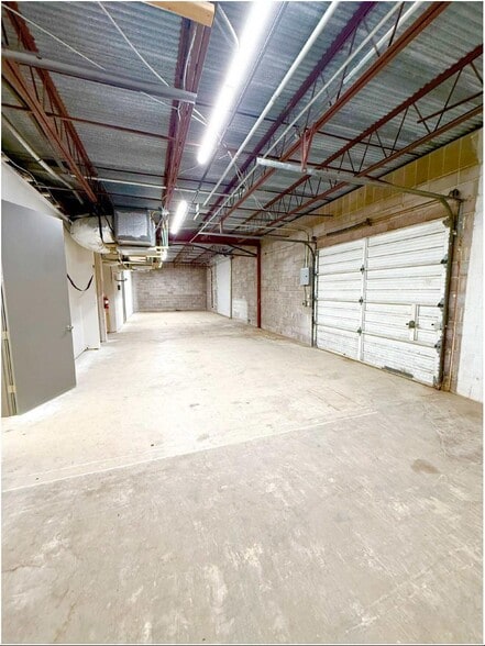 11923 Warfield St, San Antonio, TX à louer - Photo du bâtiment - Image 2 de 10