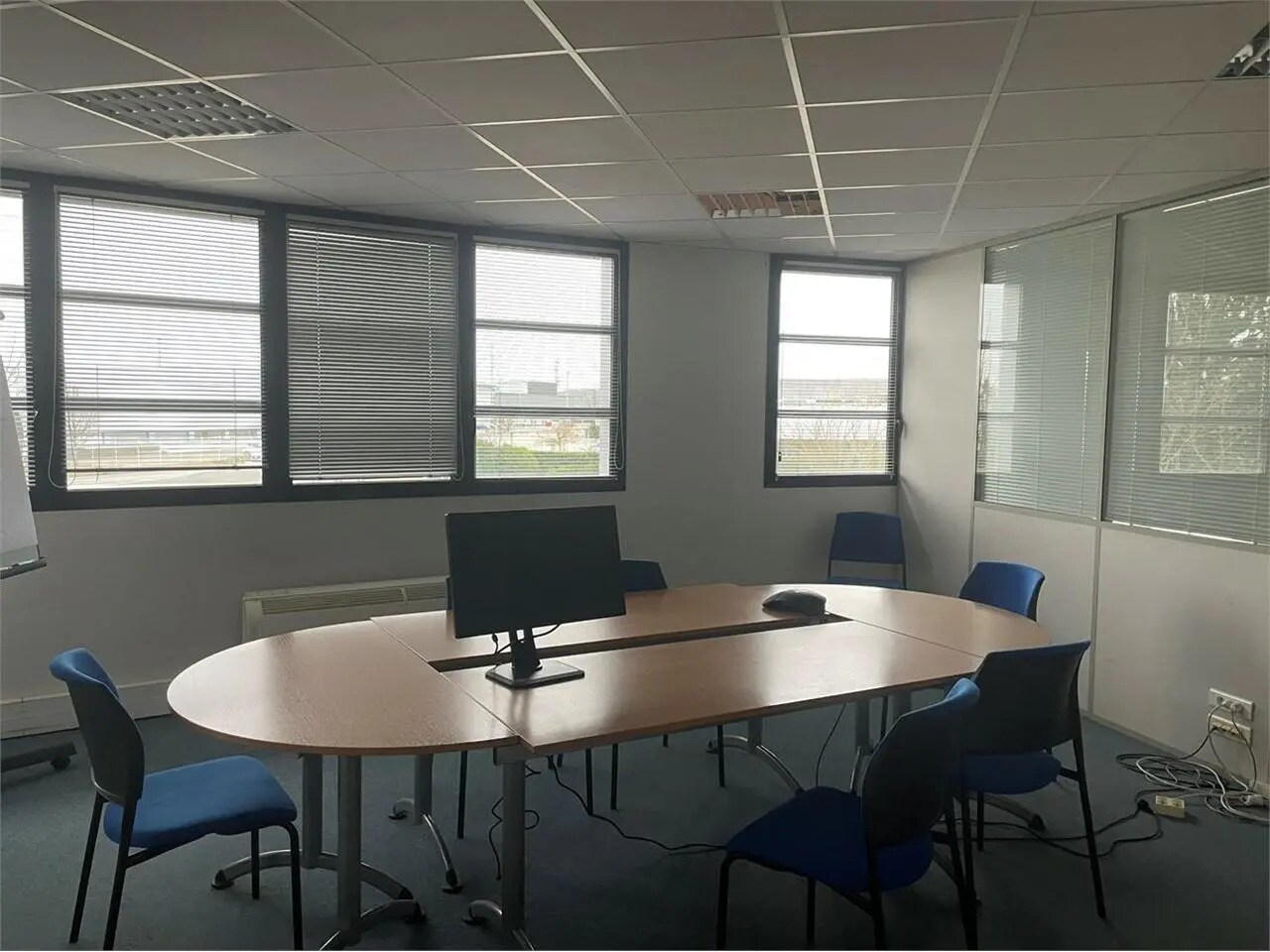 Office in Miribel for lease Interior Photo- Image 1 of 3