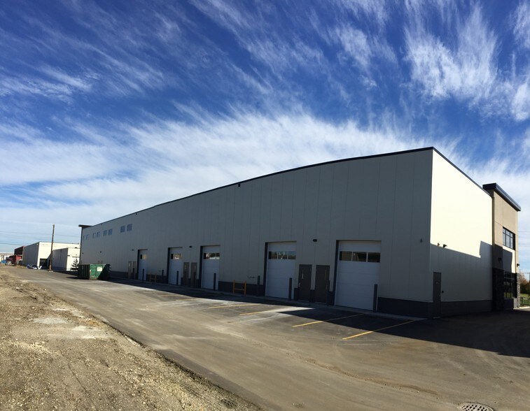 11320-11326 119 St NW, Edmonton, AB à louer - Photo du bâtiment - Image 3 de 10