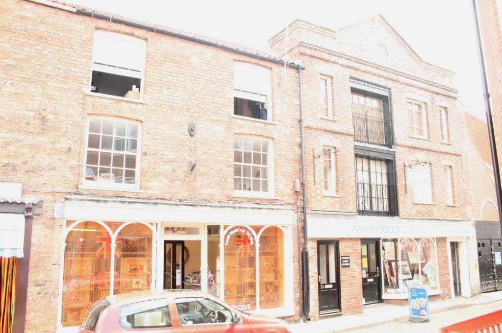 8-8A Vickers Ln, Louth for lease Primary Photo- Image 1 of 2