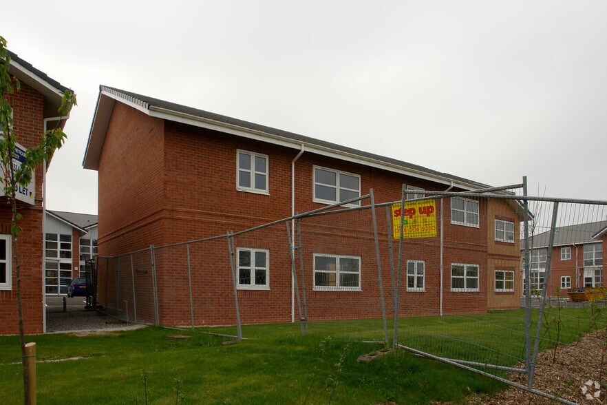 Inward Way, Ellesmere Port à louer - Photo du bâtiment - Image 3 de 3