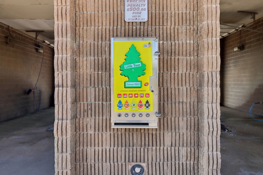 3508 Delaware Ave, Des Moines, IA for sale - Building Photo - Image 3 of 13