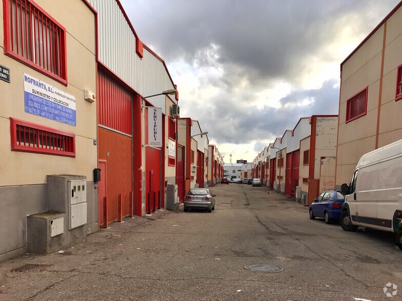 Avenida de los Yeseros, 7, Valdemoro, Madrid à vendre - Photo du bâtiment - Image 3 de 3