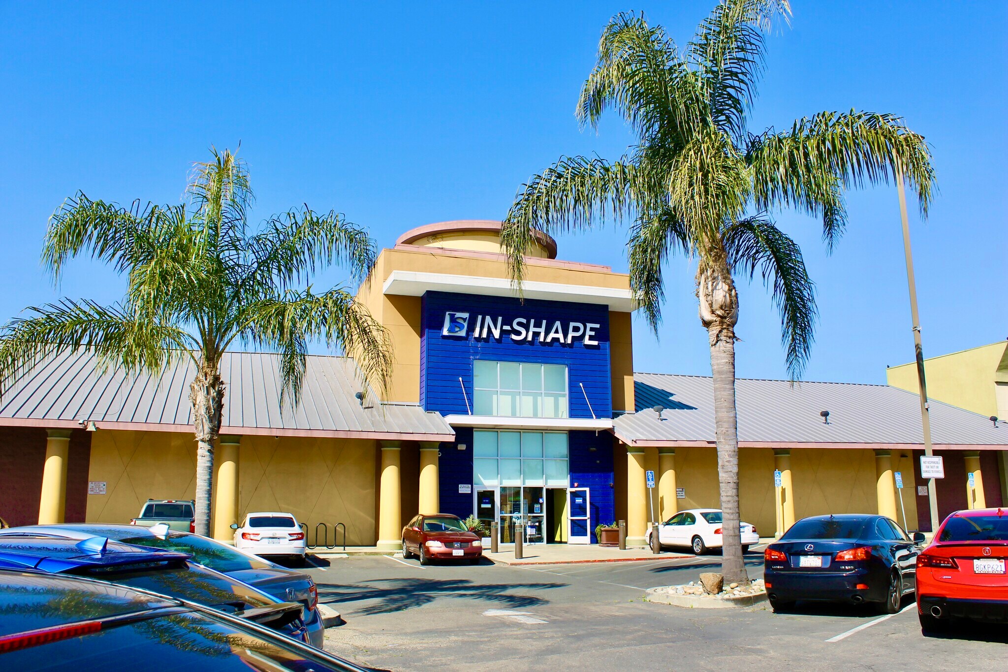 4555 N Pershing Ave, Stockton, CA for lease Primary Photo- Image 1 of 7