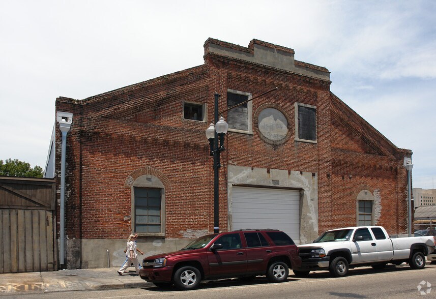 851 Magazine St, New Orleans, LA à louer - Photo du bâtiment - Image 2 de 5