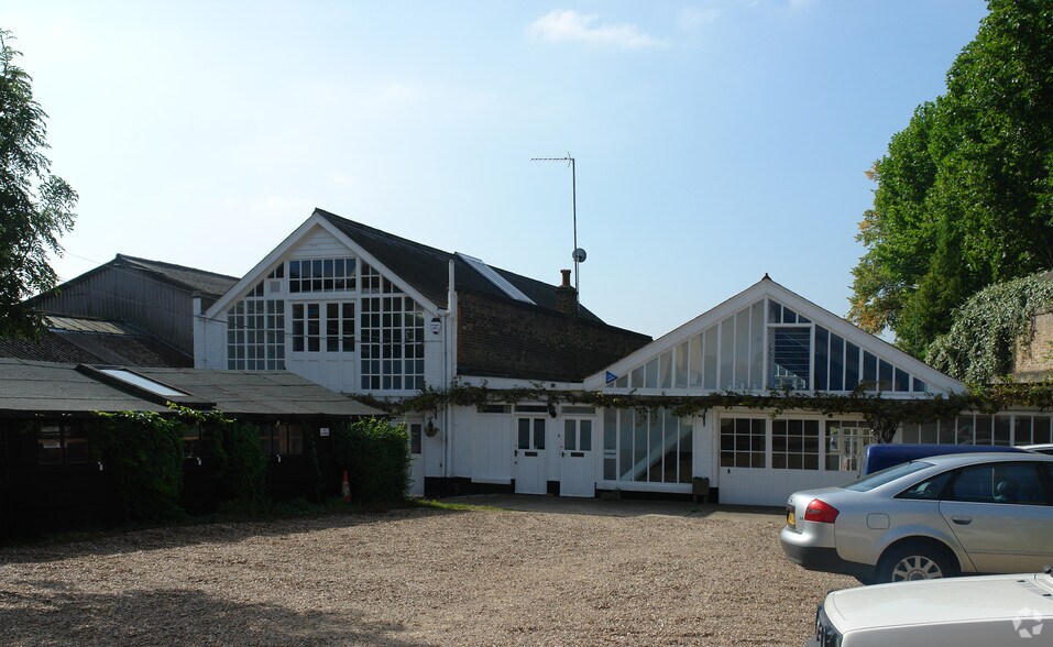 5-17 Thames St, Hampton à louer - Photo du bâtiment - Image 3 de 20