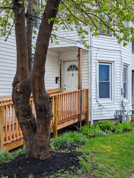 105 Madison Ave, Endicott, NY à vendre - Photo du bâtiment - Image 3 de 29