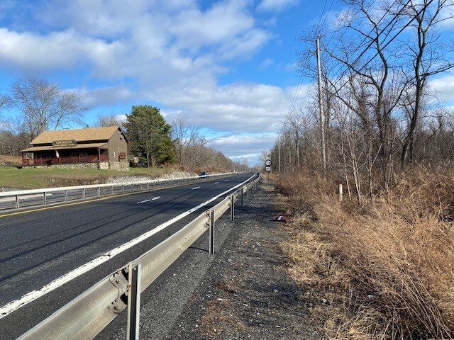 3150 US-9W, Highland, NY à vendre - Photo du bâtiment - Image 2 de 10