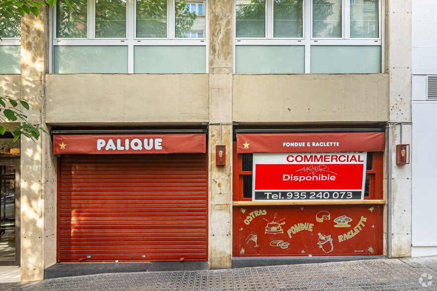 Commerce de détail dans Barcelone, Barcelona à louer - Photo du bâtiment - Image 2 de 5