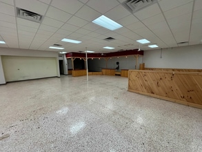 3915-3919 Grape Rd, Mishawaka, IN for lease Interior Photo- Image 2 of 3