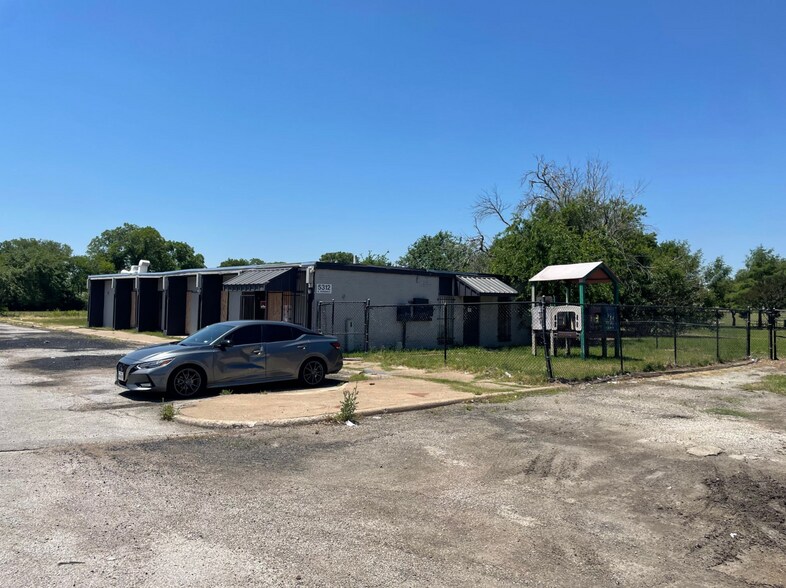 5312 E Rosedale Ave, Fort Worth, TX à vendre - Photo du bâtiment - Image 2 de 2