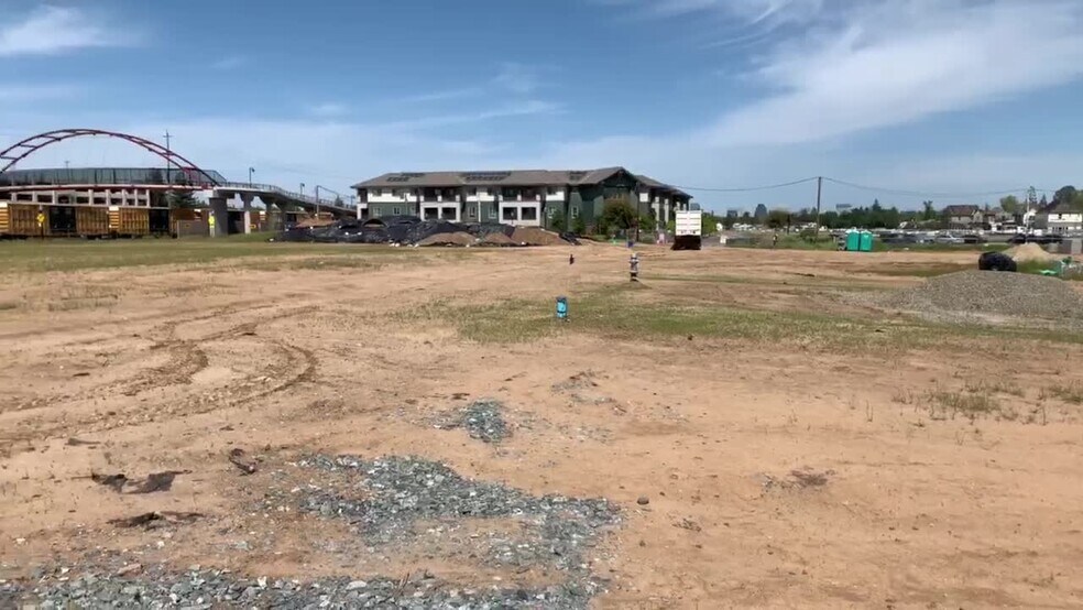 3680 Crocker Dr, Sacramento, CA à louer - Vidéo sur l’inscription commerciale - Image 3 de 34