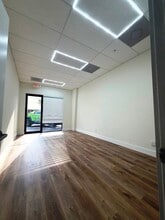 17030 Alico Commerce Ct, Fort Myers, FL à louer Photo intérieure- Image 2 de 6