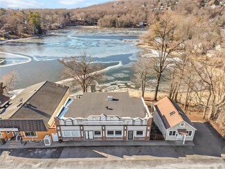 Plus de détails pour 123 Lake Dr, Lake Peekskill, NY - Vente au détail à vendre