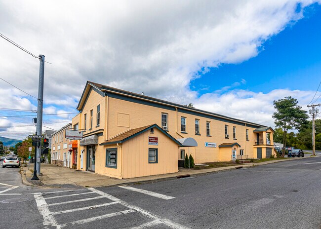 More details for 141 Ulster Ave, Saugerties, NY - Retail for Sale