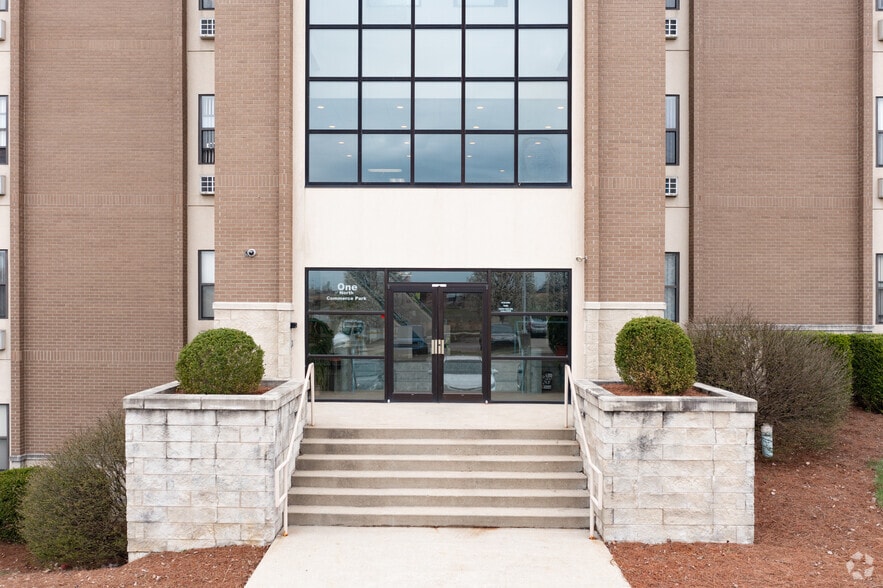1 N Commerce Park Dr, Lockland, OH à vendre - Photo du bâtiment - Image 3 de 7