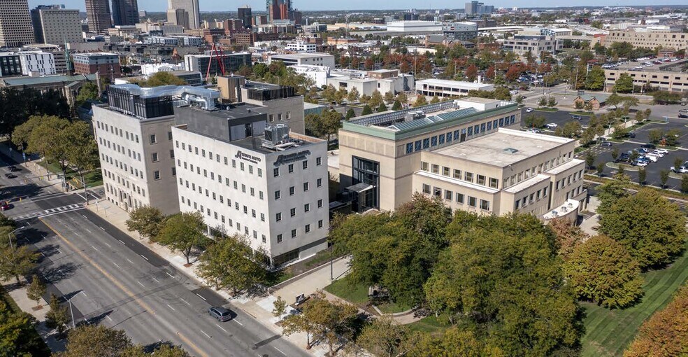 518 E Broad portefeuille de 2 propriétés à vendre sur LoopNet.ca - Photo du bâtiment - Image 2 de 15