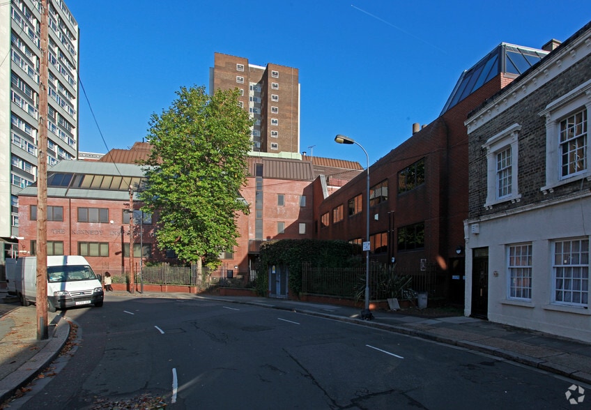 65 Aspenlea Rd, Londres à vendre - Photo du bâtiment - Image 2 de 4