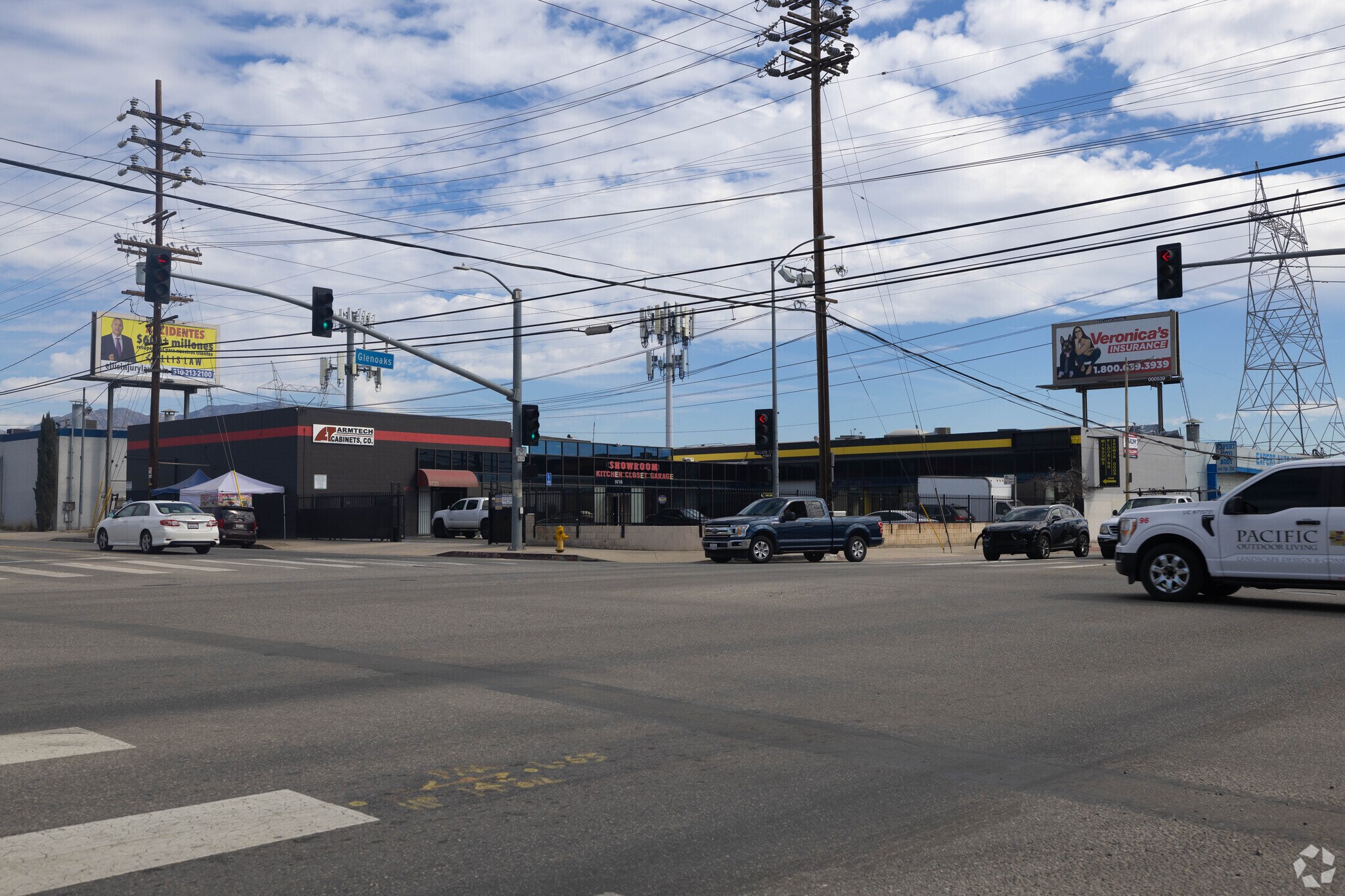 9716-9720 Glenoaks Blvd, Sun Valley, CA for lease Primary Photo- Image 1 of 2