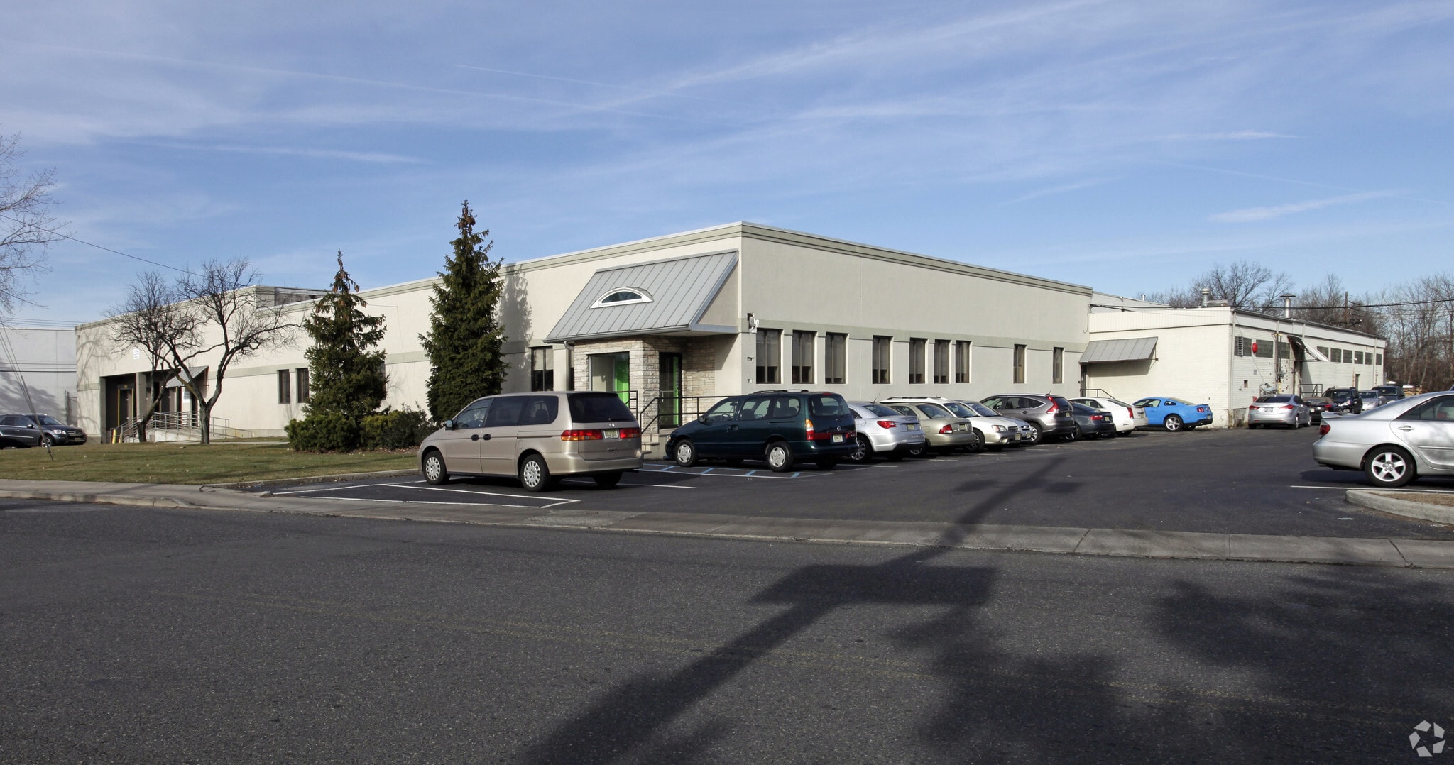 131 W Commercial Ave, Moonachie, NJ for lease Primary Photo- Image 1 of 4