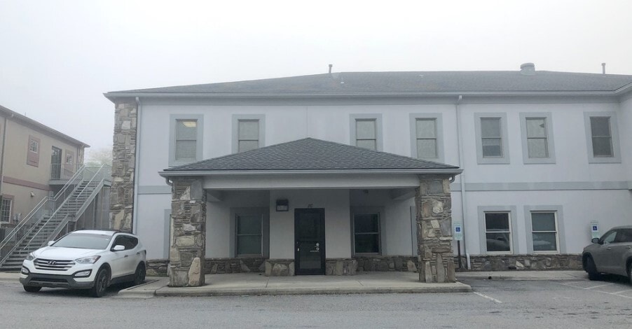 16 Physician Dr, Clyde, NC for sale - Primary Photo - Image 1 of 13