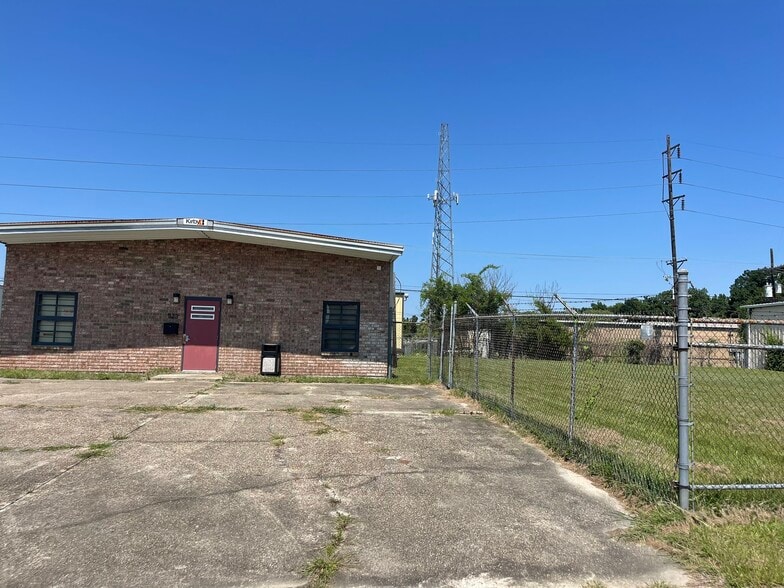 1123 N Carrollton Ave, Baton Rouge, LA à louer - Photo du bâtiment - Image 3 de 17