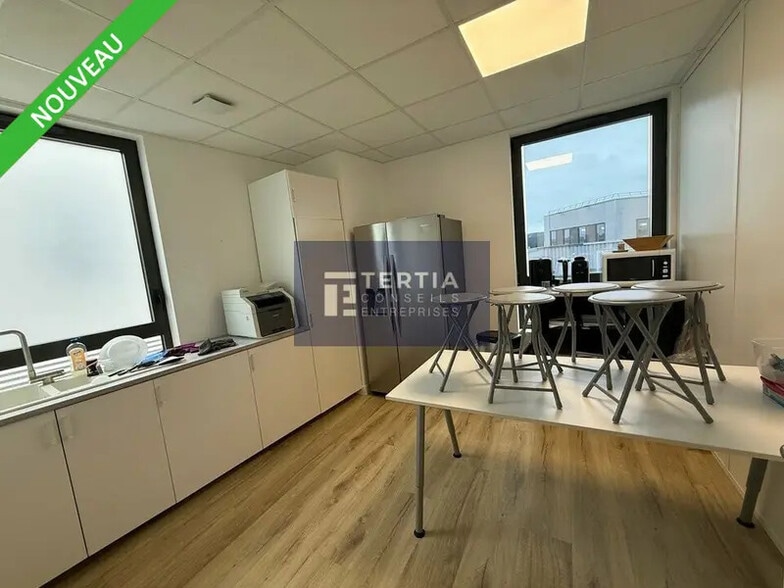 Office in Montpellier for lease - Building Photo - Image 3 of 6