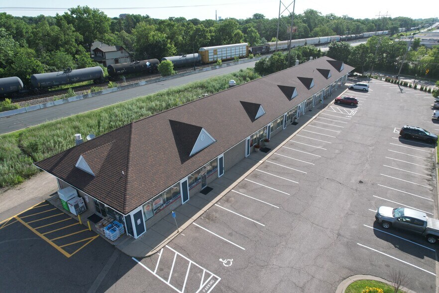 2233 Energy Park Dr, Saint Paul, MN à louer - Photo du bâtiment - Image 1 de 6