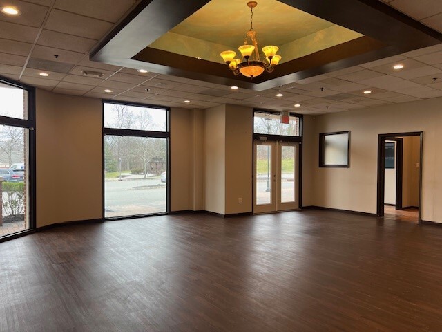 546-574 Allen Rd, Basking Ridge, NJ for lease - Interior Photo - Image 2 of 41