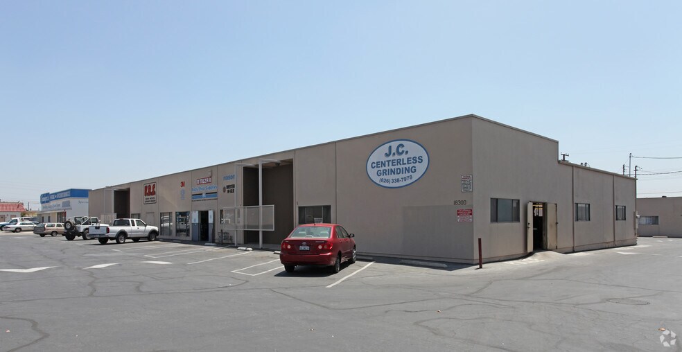 16300 Arrow Hwy, Irwindale, CA à vendre - Photo principale - Image 1 de 5