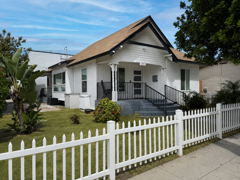 1315 Termino Ave, Long Beach, CA à vendre - Photo du bâtiment - Image 1 de 7