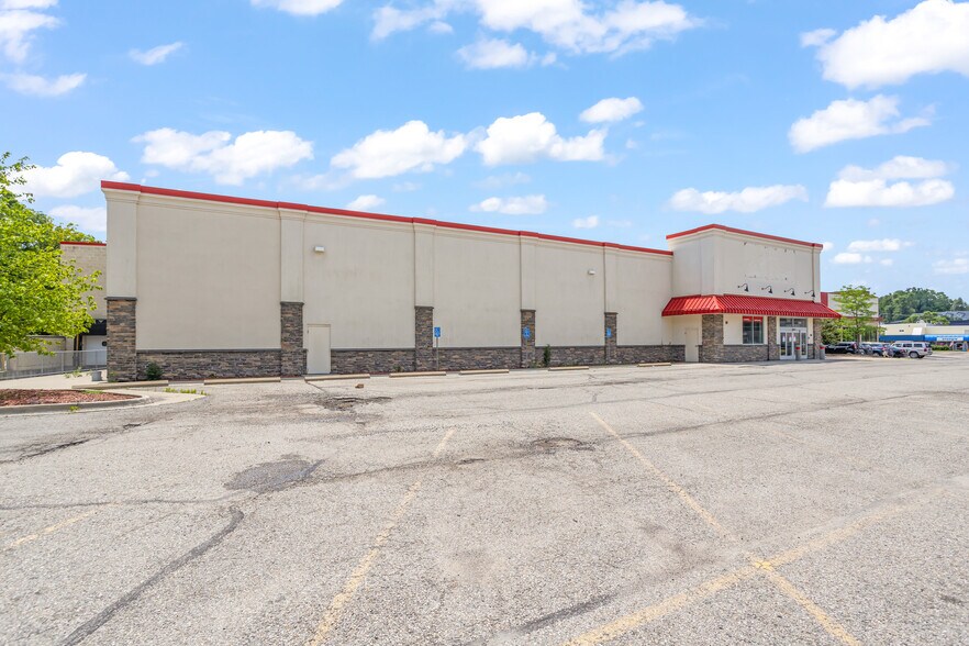 2151 W Liberty St, Ann Arbor, MI à louer - Photo du bâtiment - Image 2 de 23