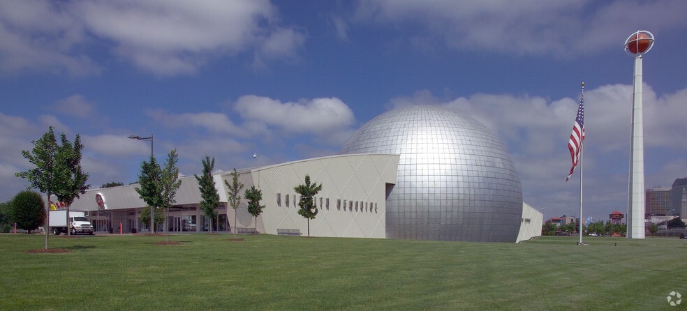 1000 Hall of Fame Ave, Springfield, MA for lease - Building Photo - Image 2 of 8