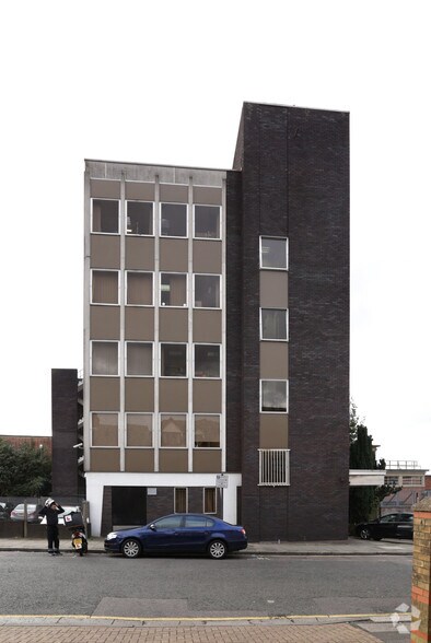 South Hill Ave, Harrow à louer - Photo du bâtiment - Image 3 de 3