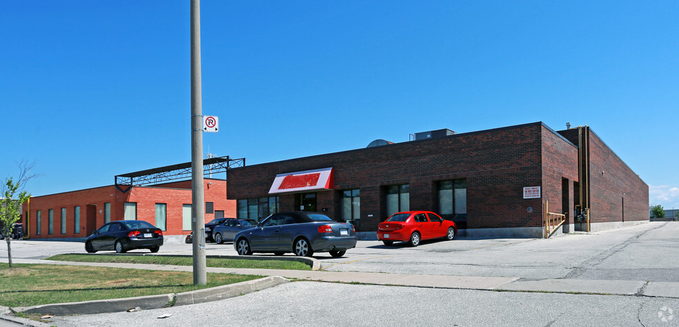 81-91 Finchdene Sq, Toronto, ON for sale - Primary Photo - Image 1 of 1