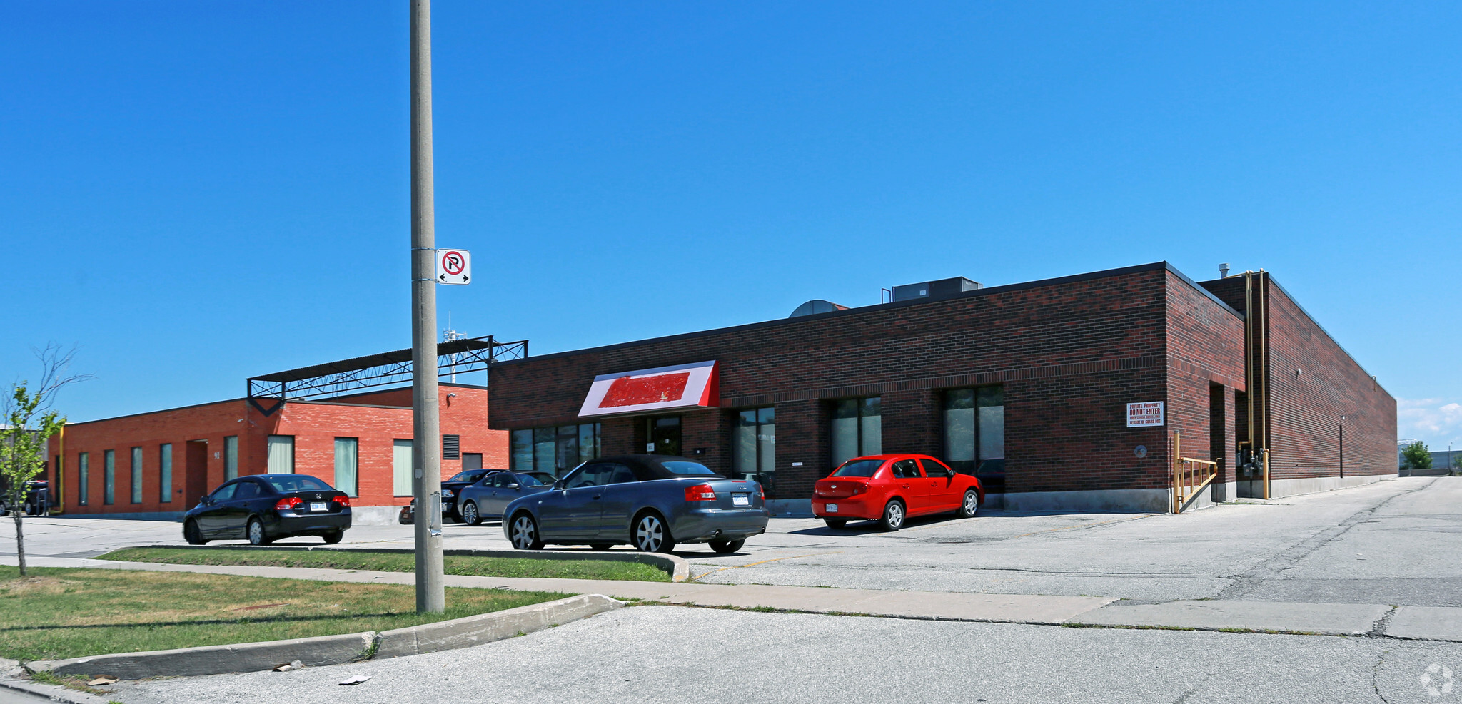 81-91 Finchdene Sq, Toronto, ON for sale Primary Photo- Image 1 of 1