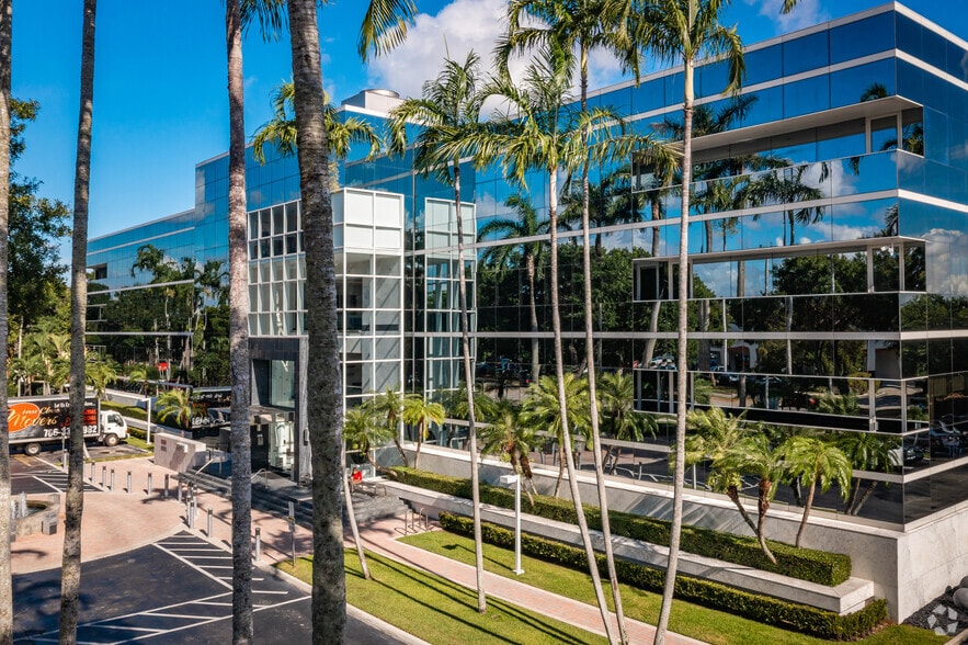 7975 NW 154th St, Miami Lakes, FL for lease - Building Photo - Image 3 of 13