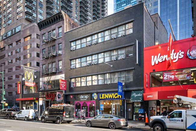 Plus de détails pour 940 Eighth Ave, New York, NY - Commerce de détail à louer