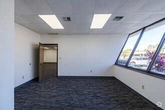 13830 N 58th St, Clearwater, FL for lease Interior Photo- Image 2 of 8