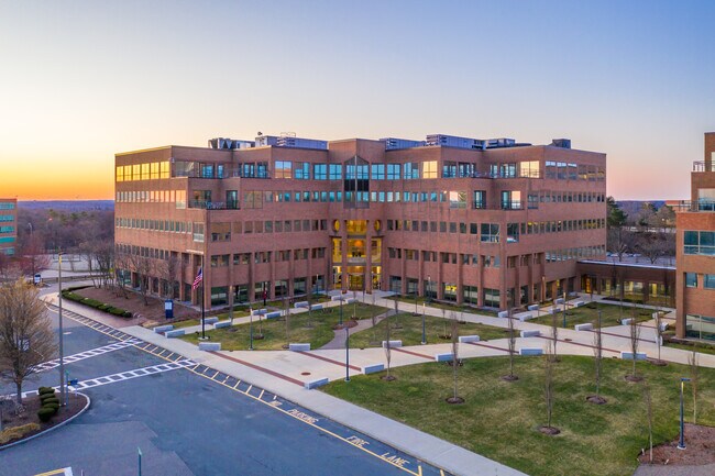 Plus de détails pour 3 Batterymarch Park, Quincy, MA - Bureau à louer
