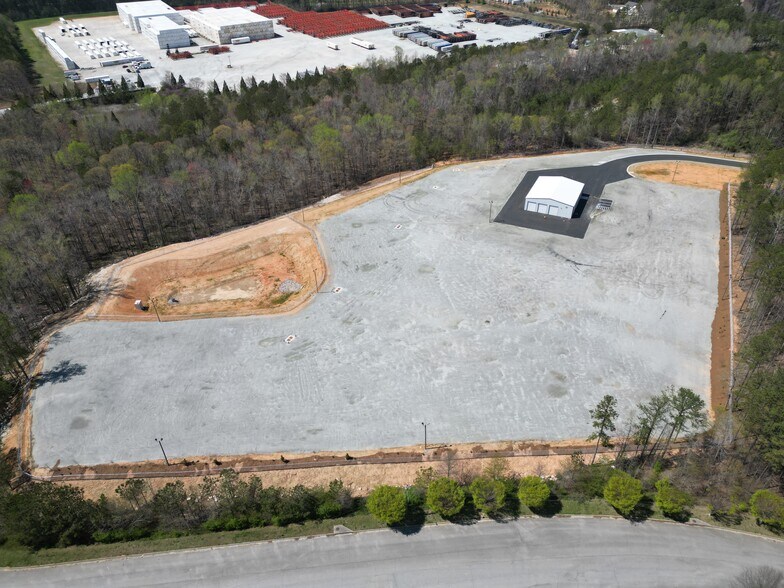 8245 Gullatt Rd, Palmetto, GA à louer - Photo du bâtiment - Image 2 de 5