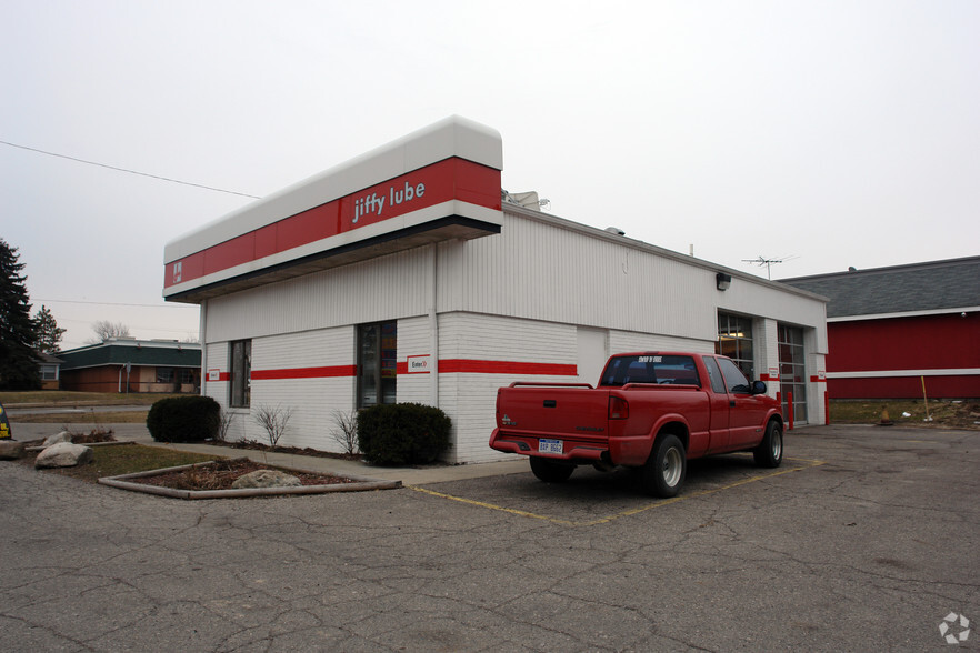 260 S Main St, Lapeer, MI à vendre - Photo du bâtiment - Image 2 de 2