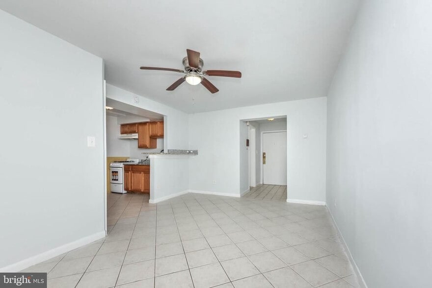 1911 W Baltimore St, Baltimore, MD à vendre - Photo du bâtiment - Image 3 de 32
