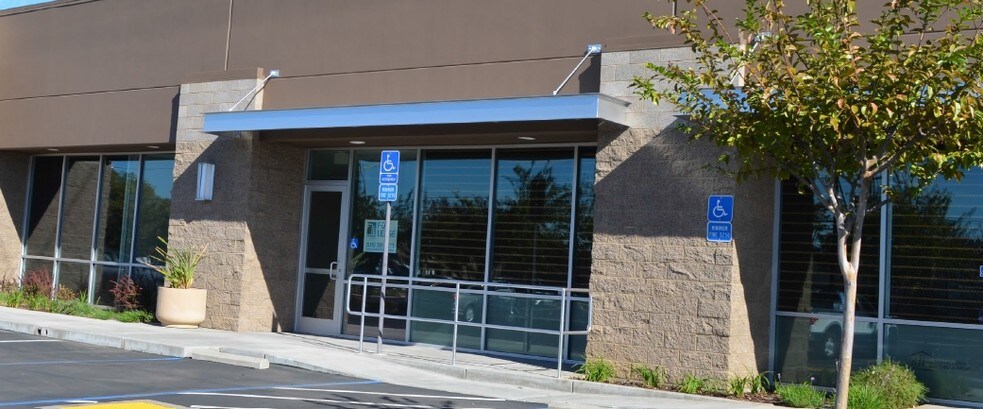 5301 Power Inn Rd, Sacramento, CA à louer - Photo du bâtiment - Image 2 de 16