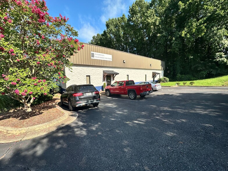1385 Weber Industrial Dr, Cumming, GA for lease - Building Photo - Image 2 of 46